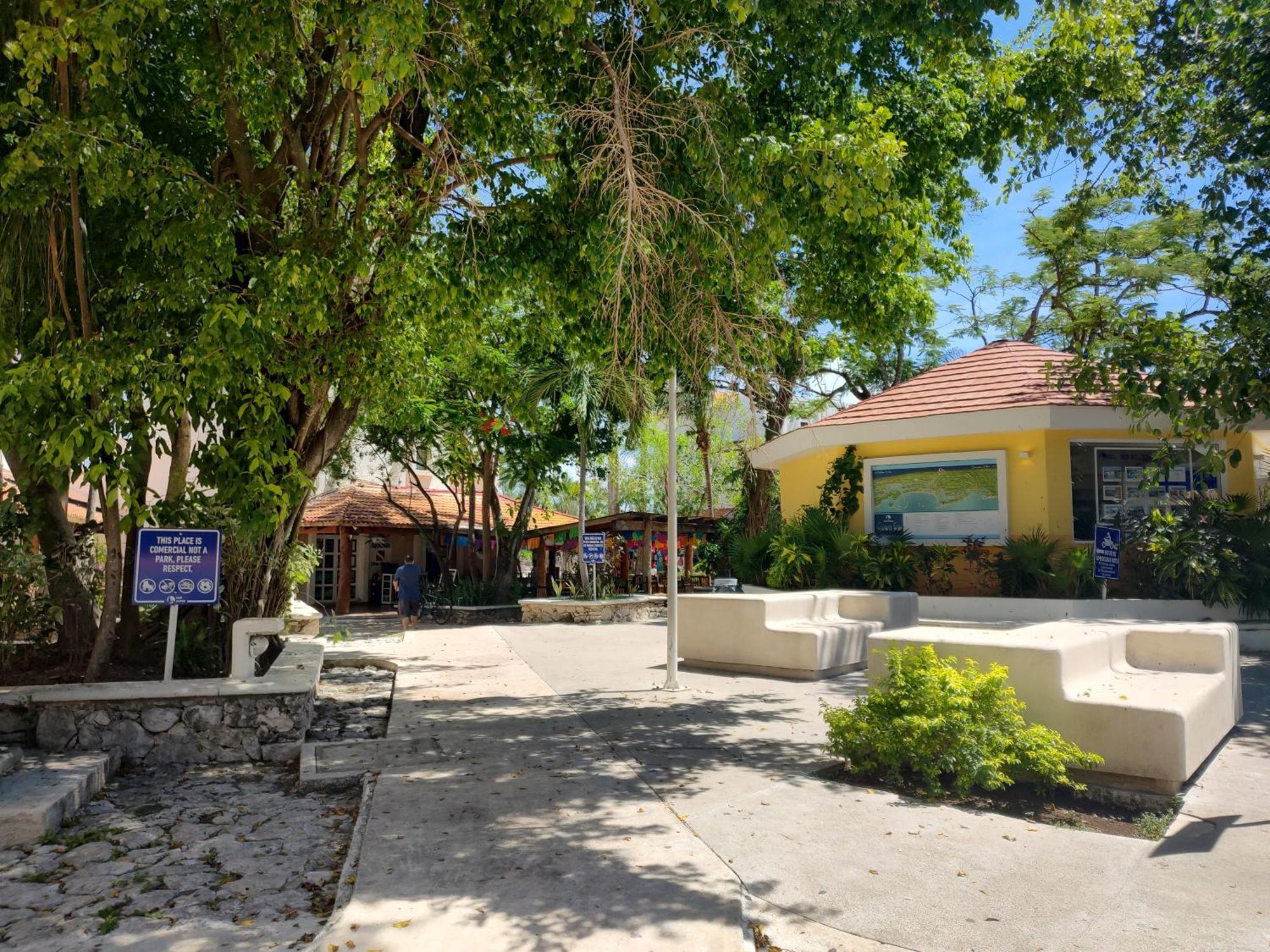 Private Rooms In A Hotel-Type Apartment - Super Located Puerto Aventuras Bagian luar foto